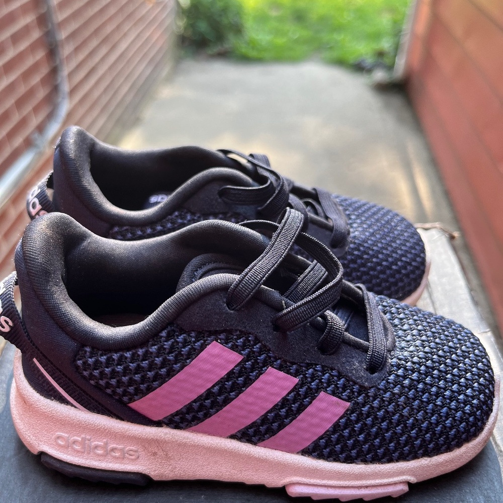 Girls sneakers